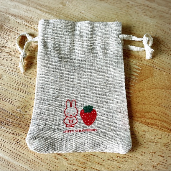 Miffy strawberry bag mini Kinchaku kawaii - Picture 7 of 8